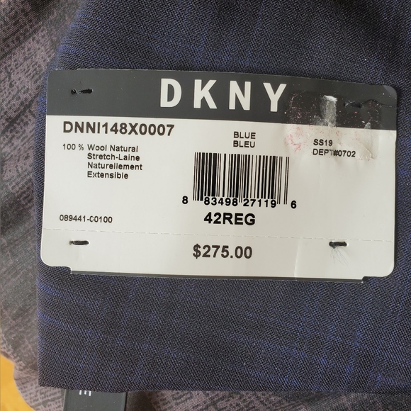 Suit - Picture 4 of 5